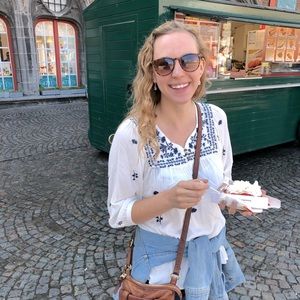 Meet your Posher, Emily